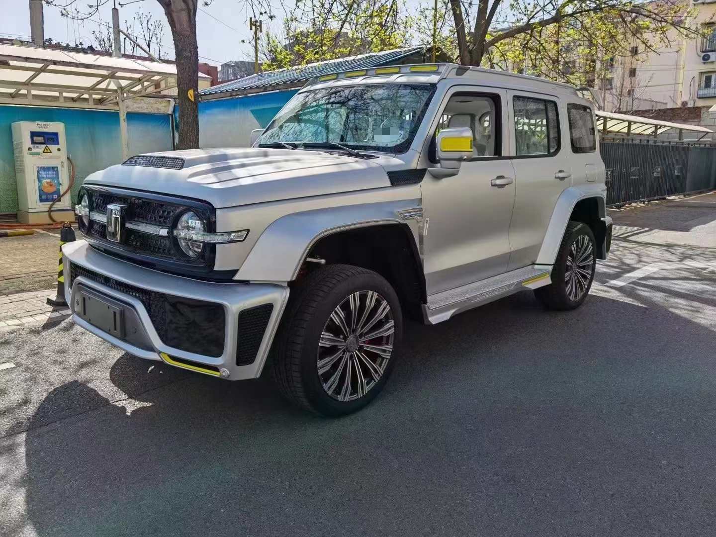 成都租越野車-賽博坦克300